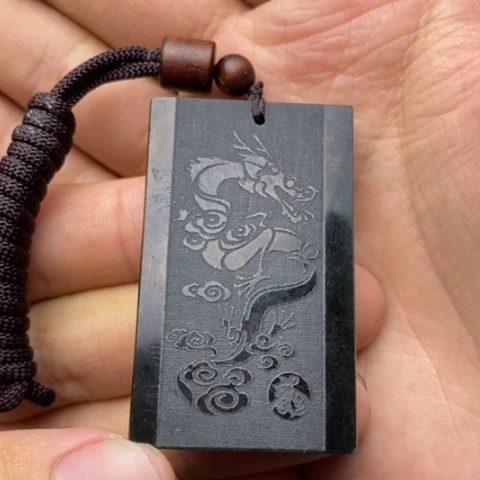 事***意和田玉未镶嵌颈饰