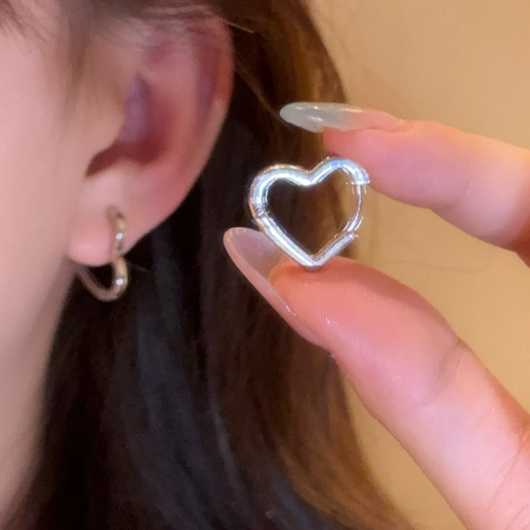 铜合金耳饰 冷淡风爱心耳环2025年新款ins耳钉潮女心形耳扣耳圈
