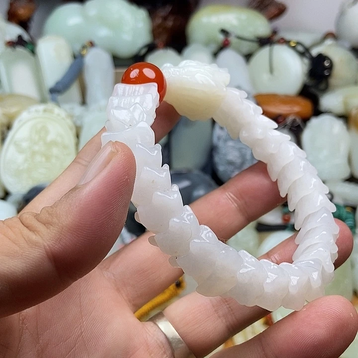 颈饰未镶嵌和田玉