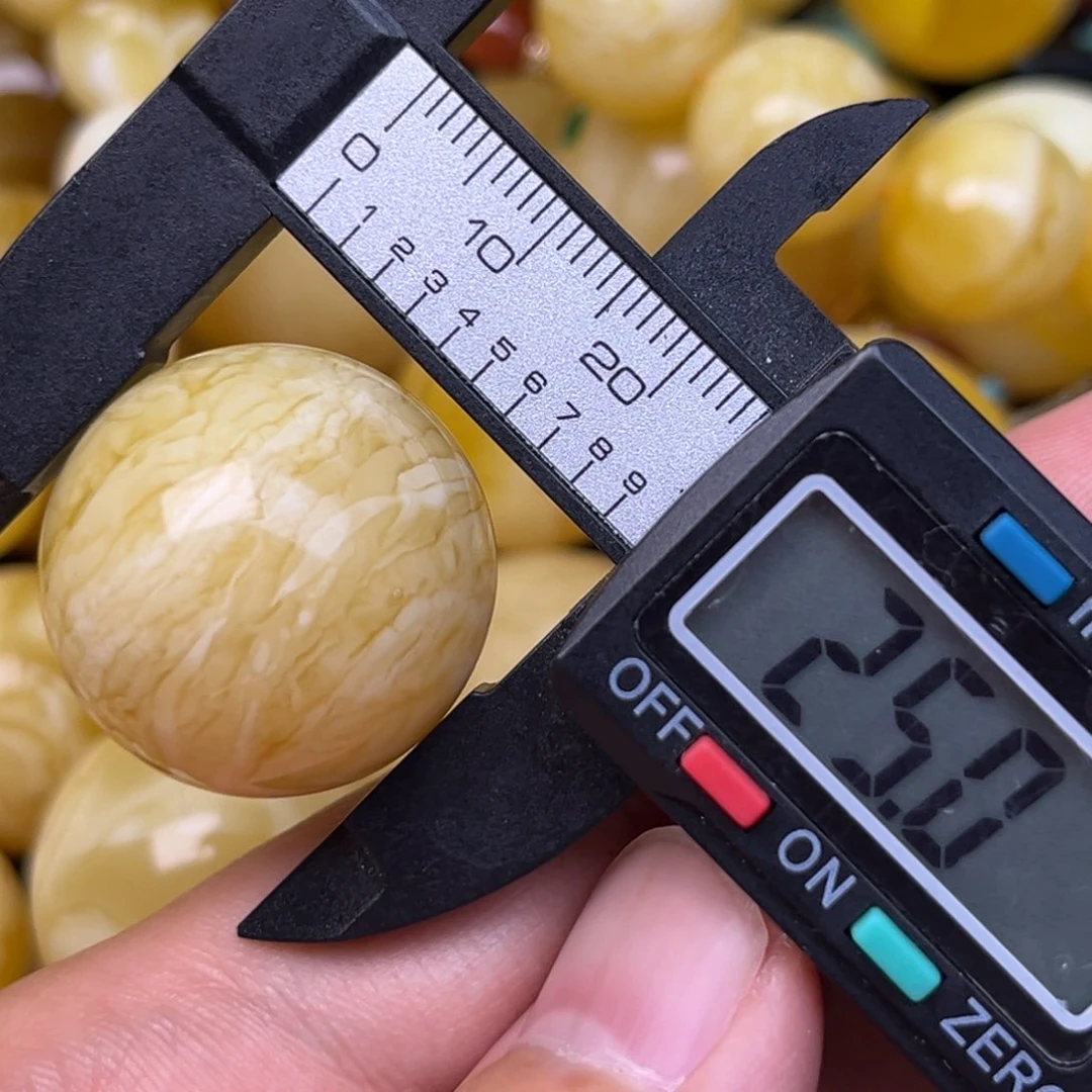 裸石蜜蜡未镶嵌岳**?