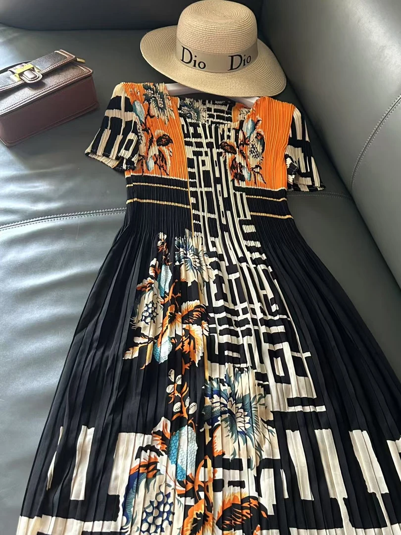 [115]三宅风褶皱2025夏季连衣裙新款时尚气质百搭显瘦大码女装