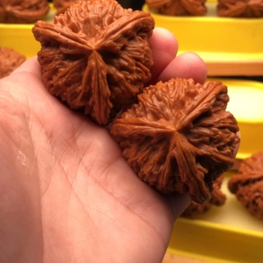 帅***板文玩核桃吊坠核桃