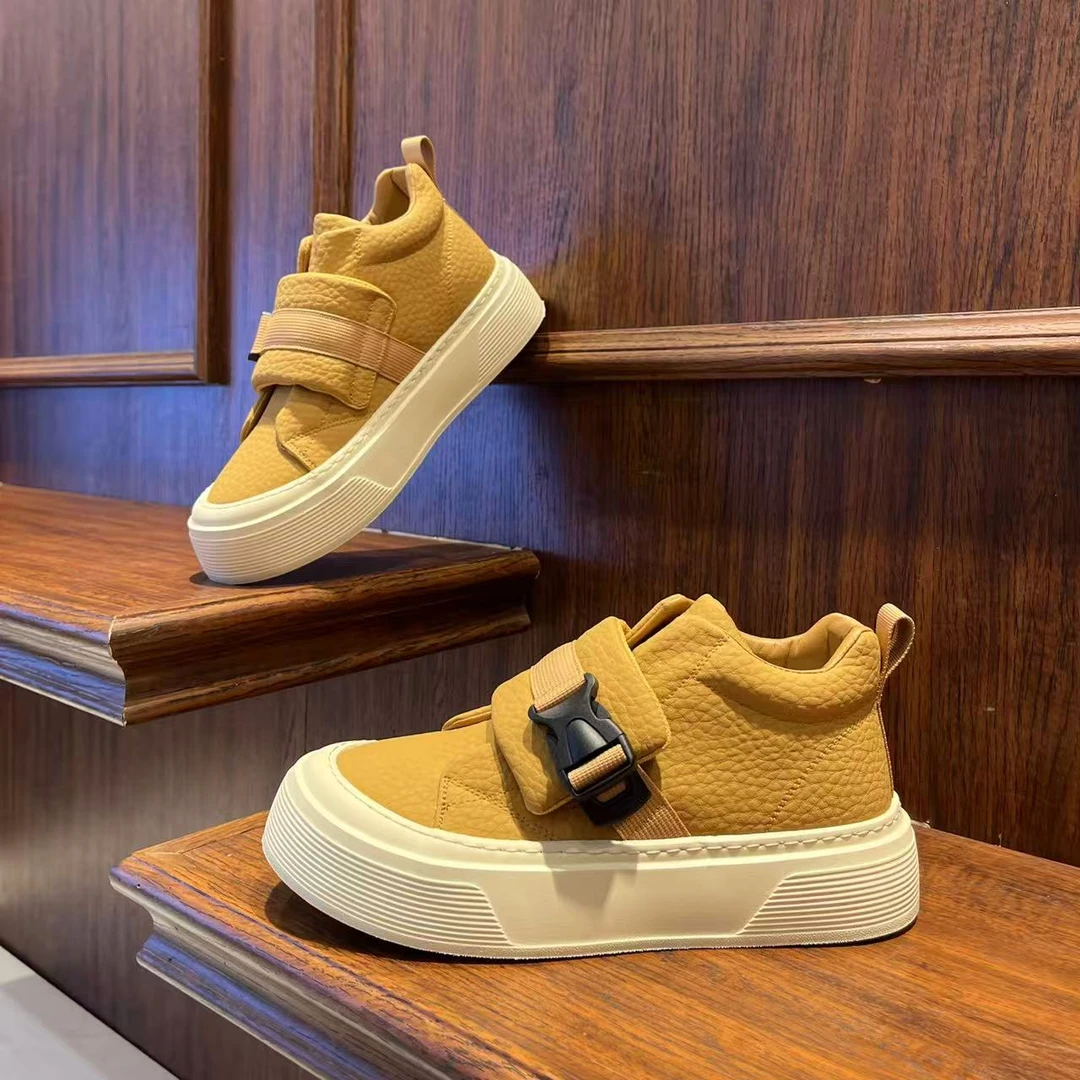 男鞋2025时尚打扣秋冬季纯色低帮休闲鞋韩版通勤风潮流男生鞋子