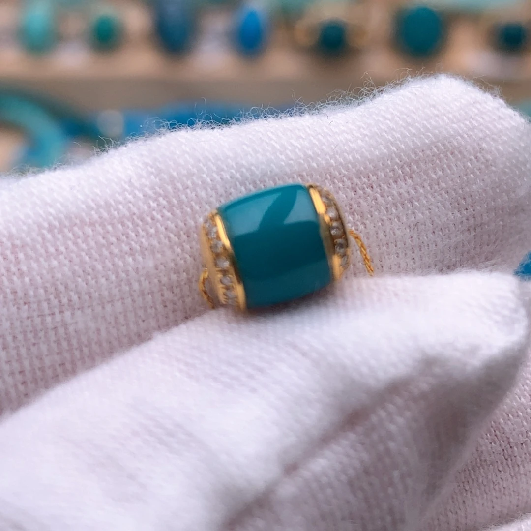 绿松石18K金镶嵌珠宝奇石6.9*8.6mm