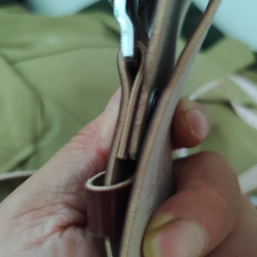 65式革棕色腰带，库存未使用。