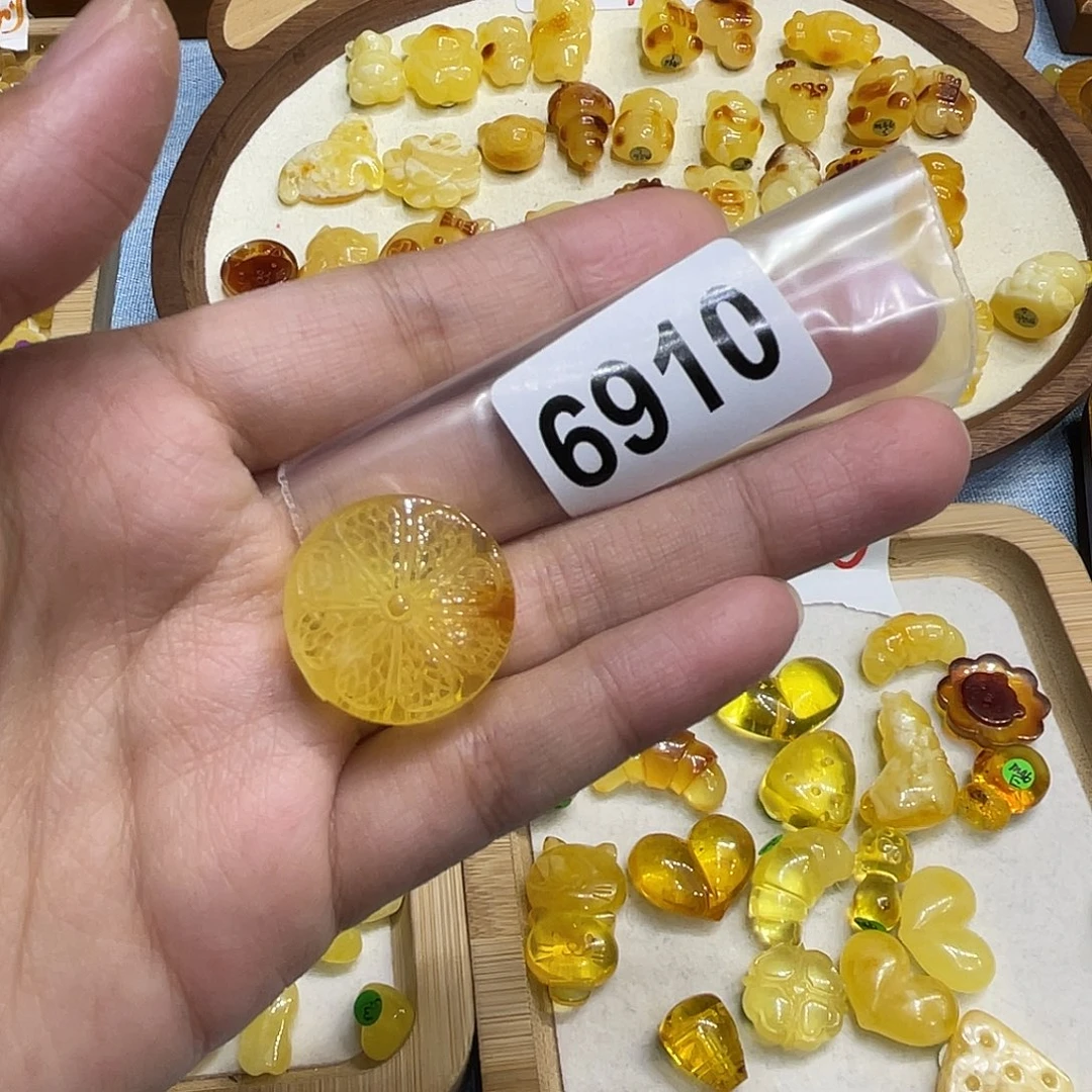 琥珀未镶嵌珠宝奇石