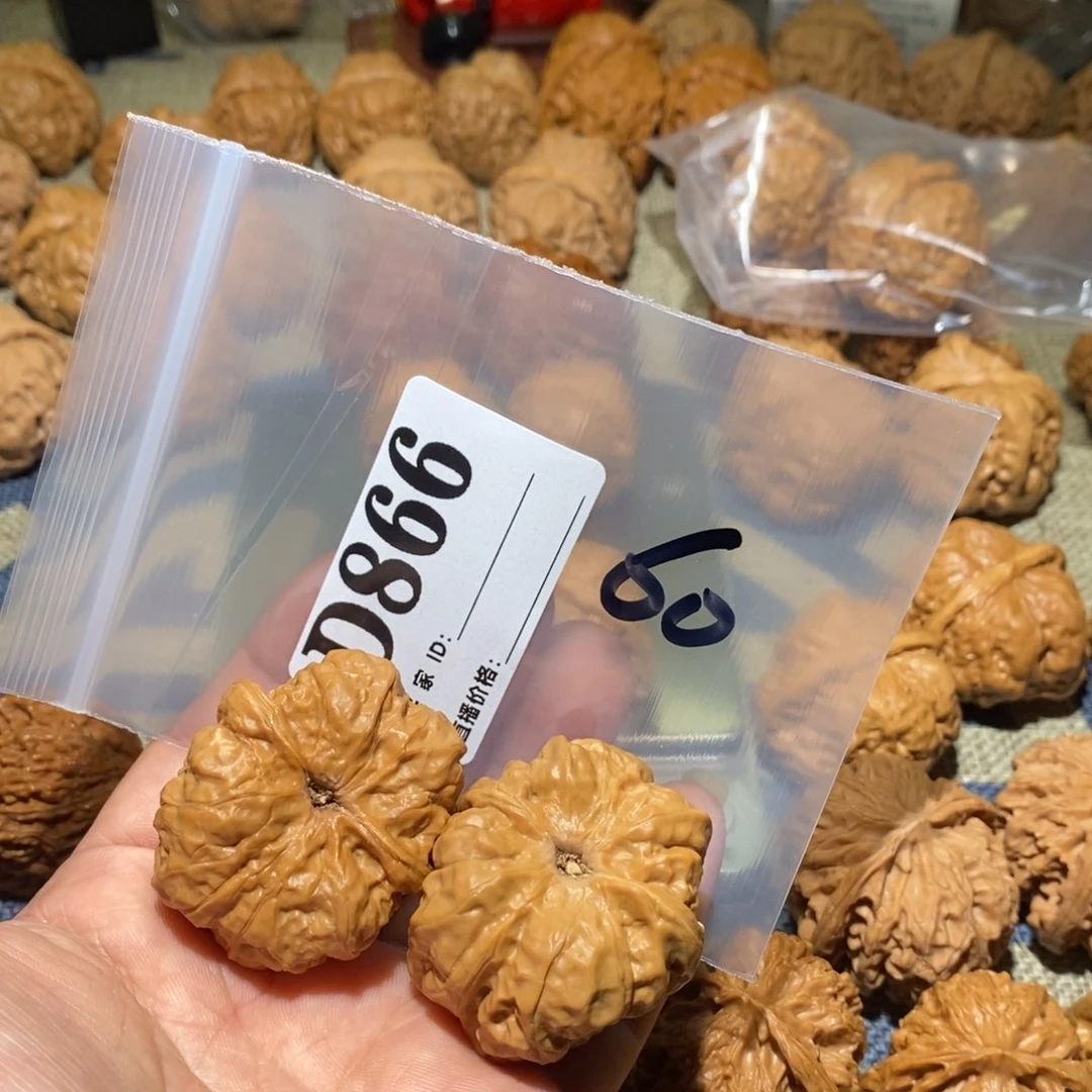 文玩核桃把件迷***活蛤蟆头