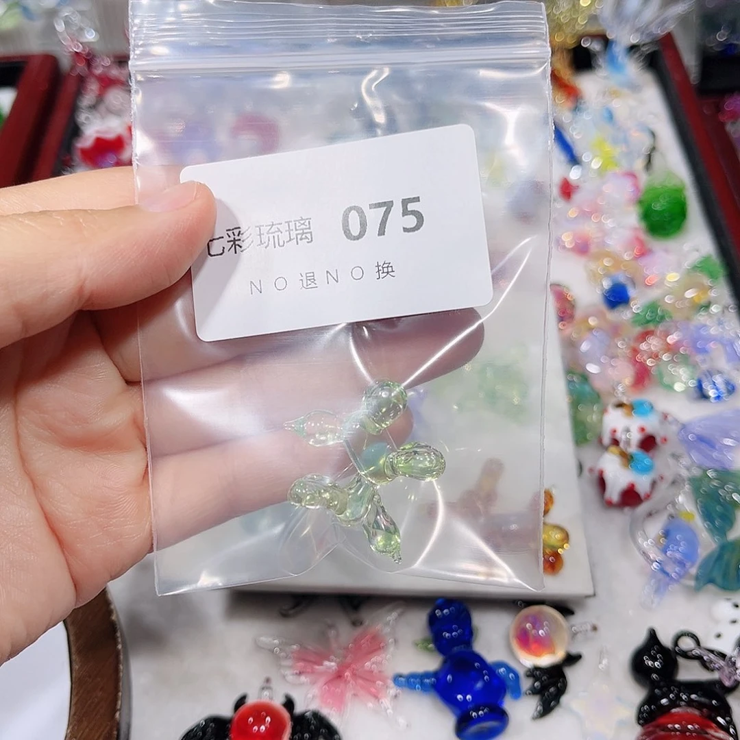 玻璃颈饰75绿色气球狗