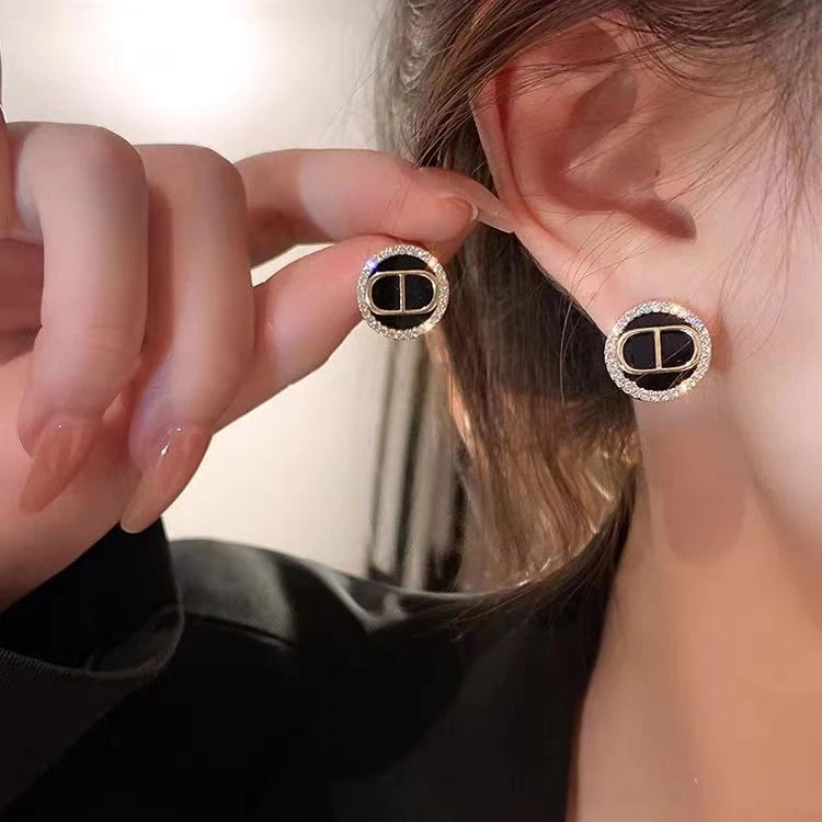 铜合金锆石耳饰 2025新款闪耀字母耳环女潮高级感冷淡气质耳钉