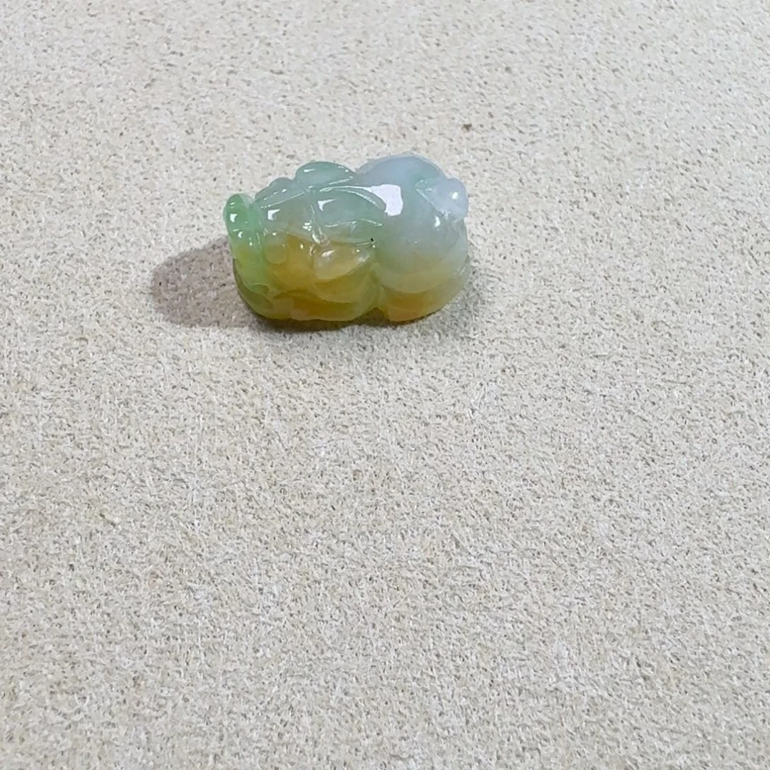 翡翠未镶嵌颈饰天然A货翡翠裸石