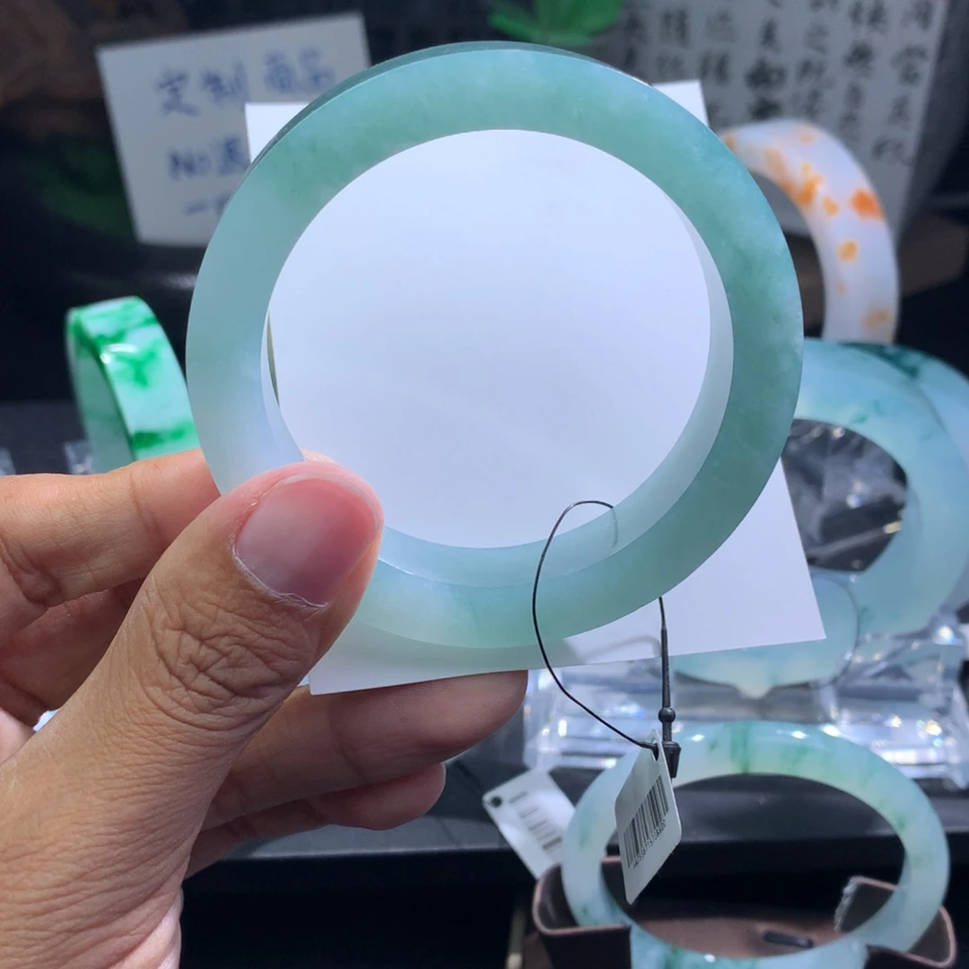 未镶嵌手镯定制翡翠
