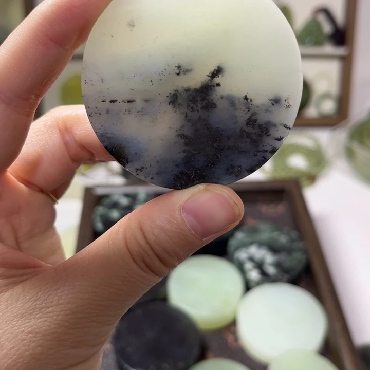 蛇纹石玉未镶嵌天然岫玉珠宝未镶嵌微瑕