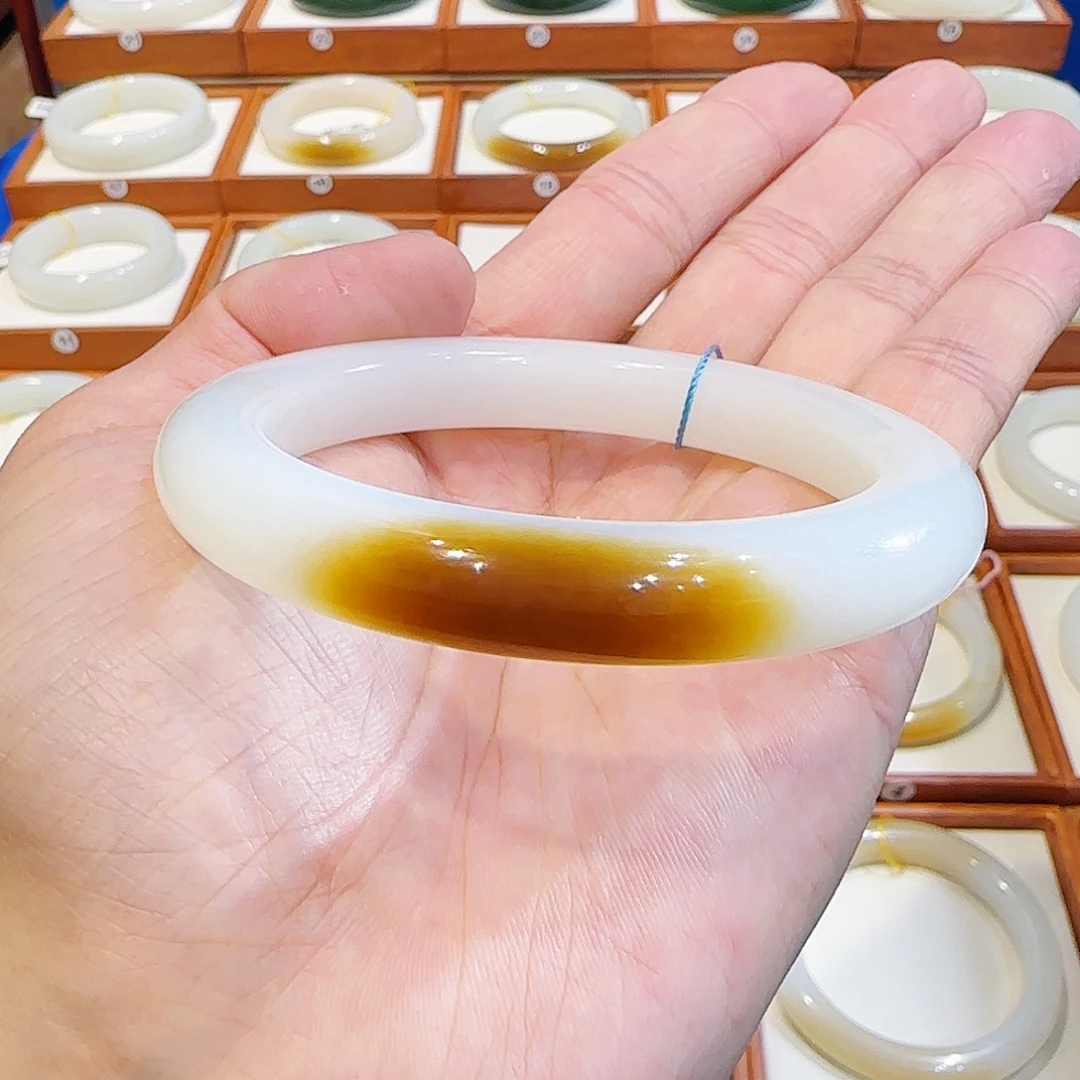 和田玉未镶嵌手镯且末传承级老红糖59 60 61