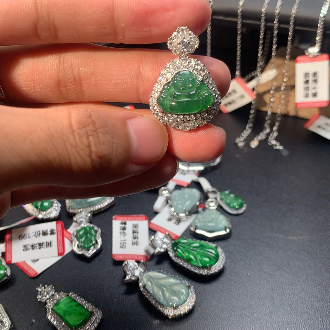 吊坠(不含链)未镶嵌翡翠