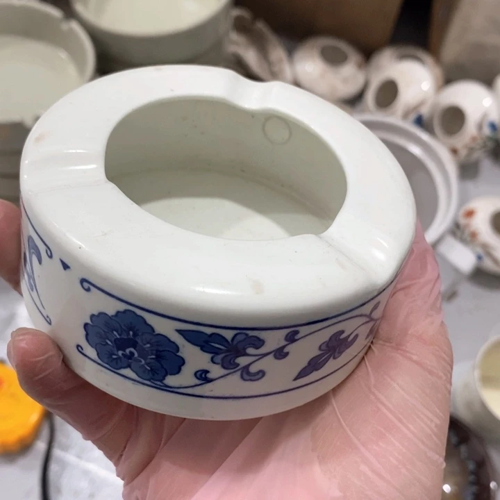 瓷片四厂翡翠瓷烟灰缸