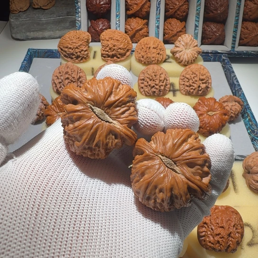 达****文玩核桃吊坠42闷白