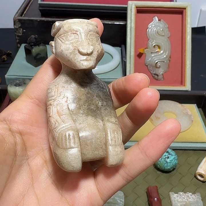 九***久和田玉未镶嵌颈饰