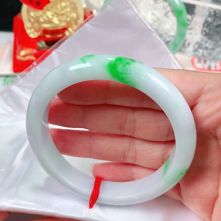 翡翠手镯未镶嵌   编号0231 正圈58