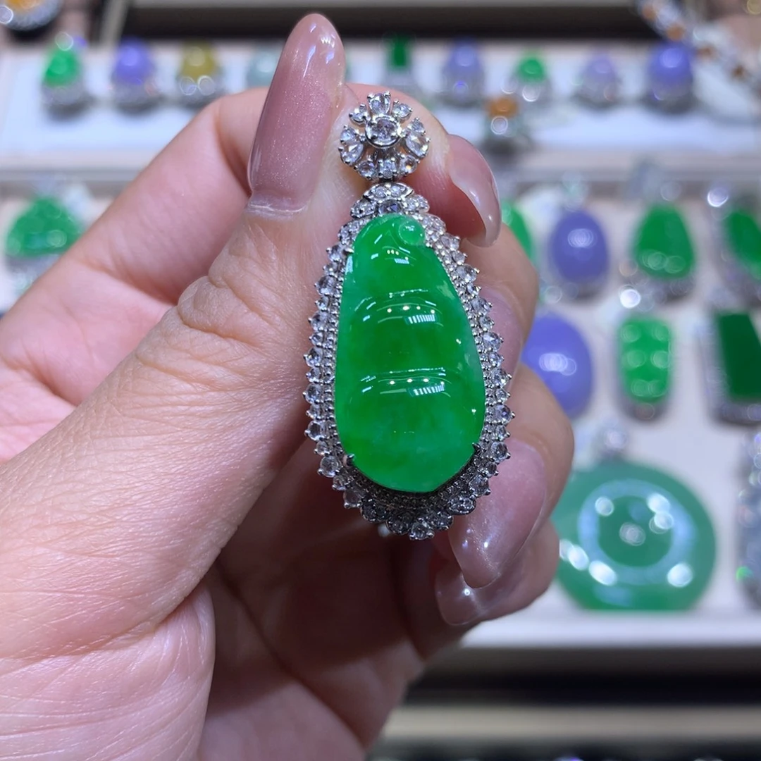 18K金镶嵌戒指翡翠