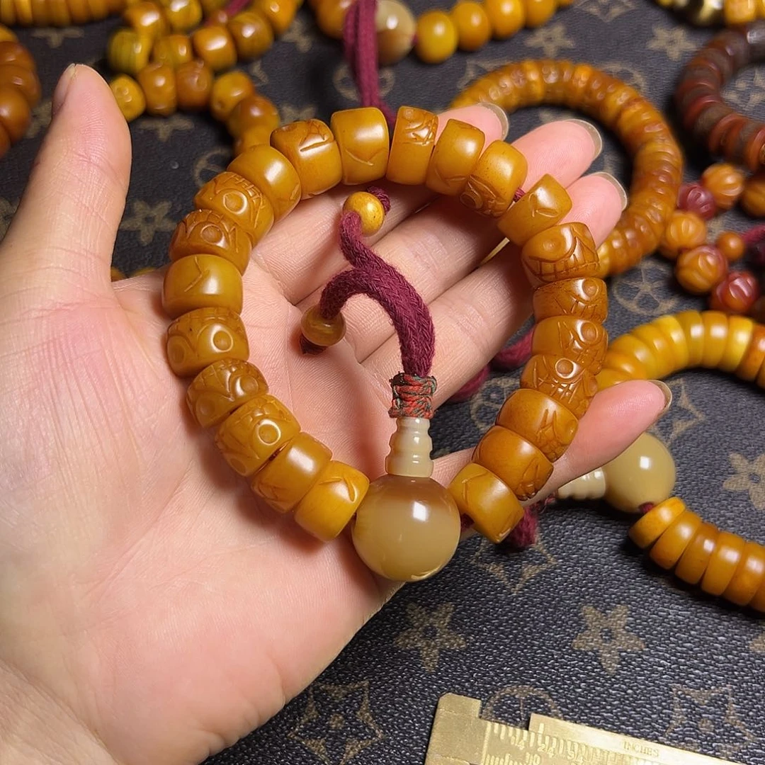 香榧木藏区手串牛骨