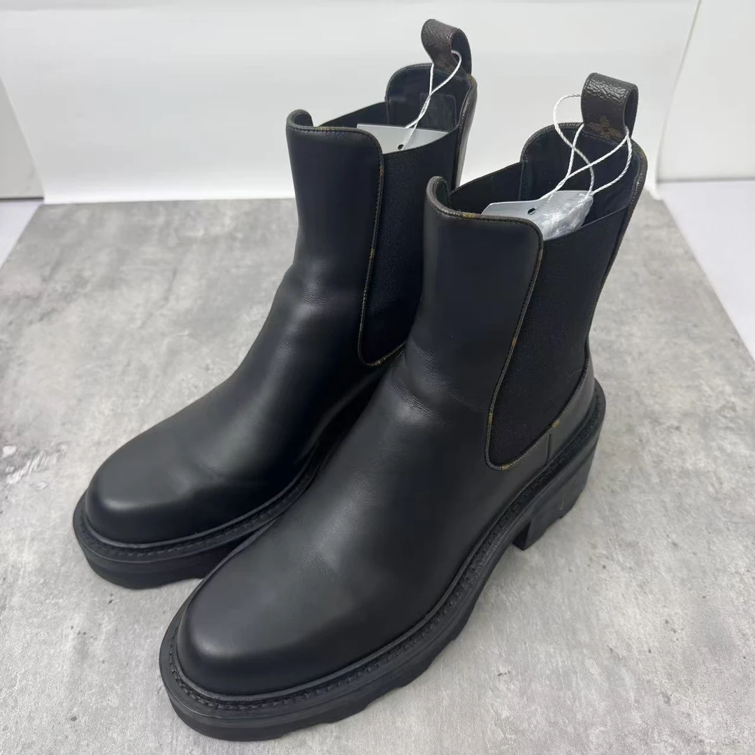 99新 LouisVuitton/路易威登 39码/仔仔/黑色后跟印花短靴 wsp614