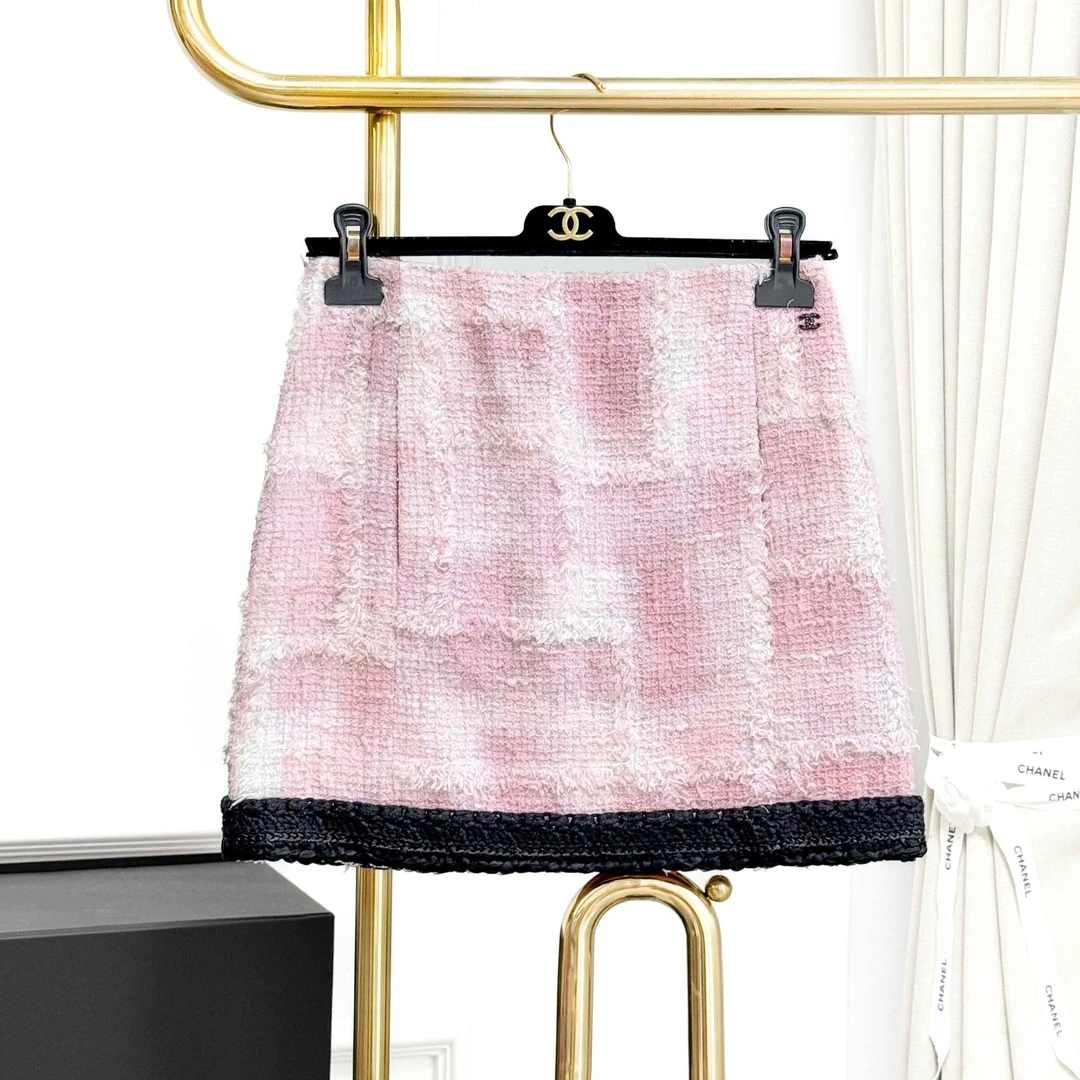 99新 Chanel/香奈儿 36码22C粉色晕染拼黑色滚边粗花呢短裙