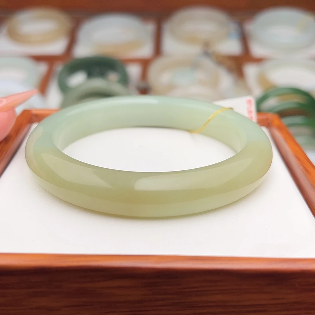 和田玉未镶嵌手镯57