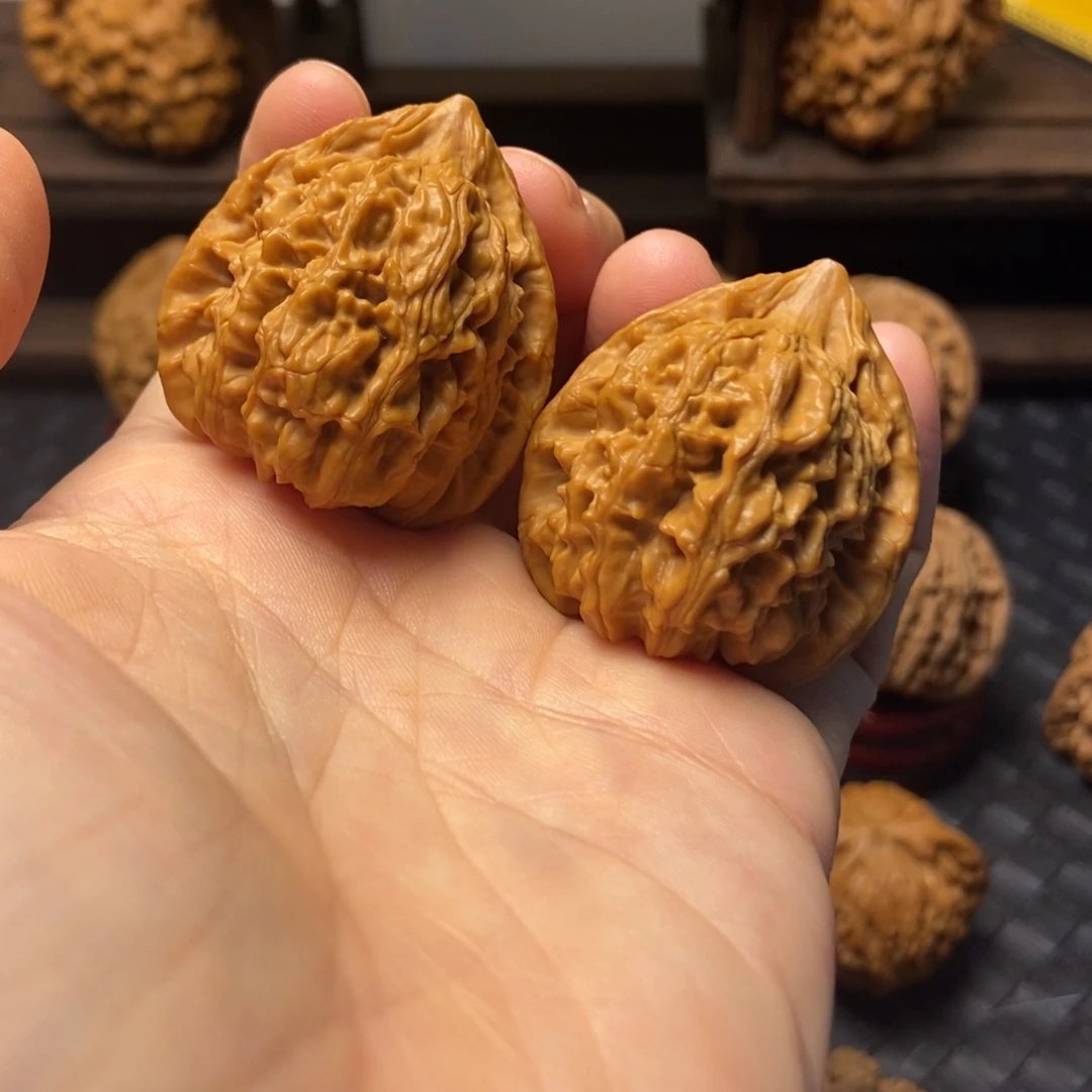 黑***啡文玩核桃把件凹底火麒麟36