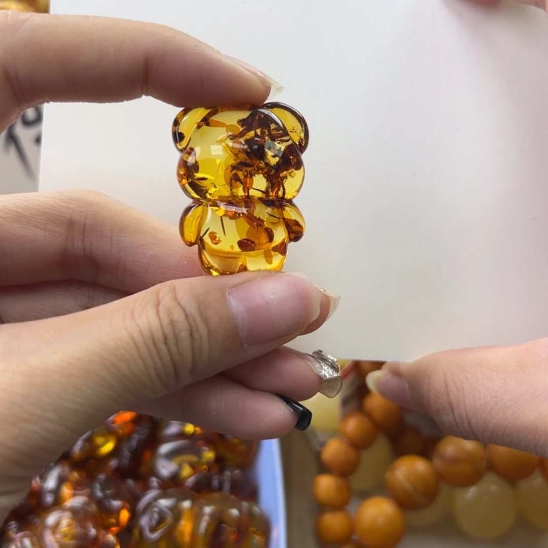 琥珀珠宝奇石未镶嵌