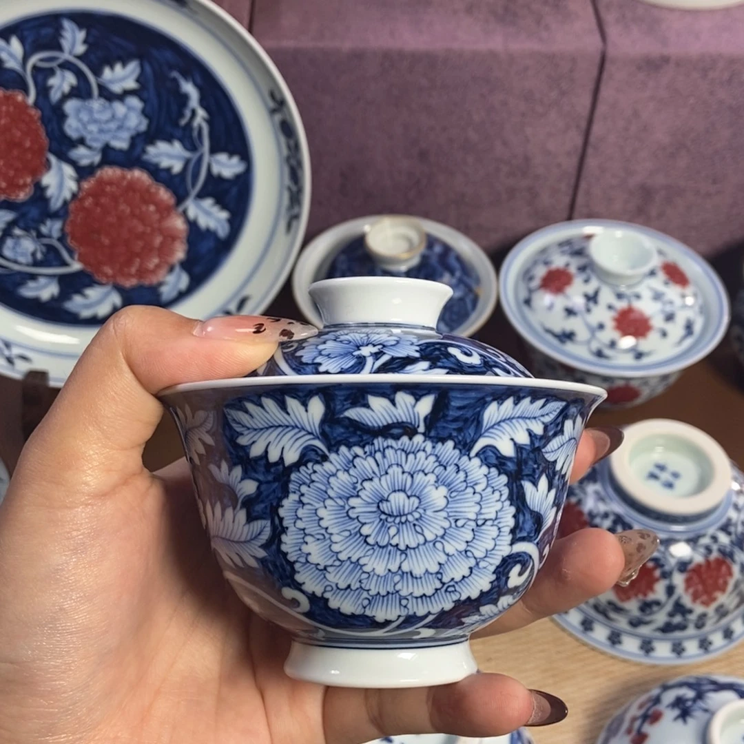 陶阳春白雪釉里红蓝底白花牡丹盖碗