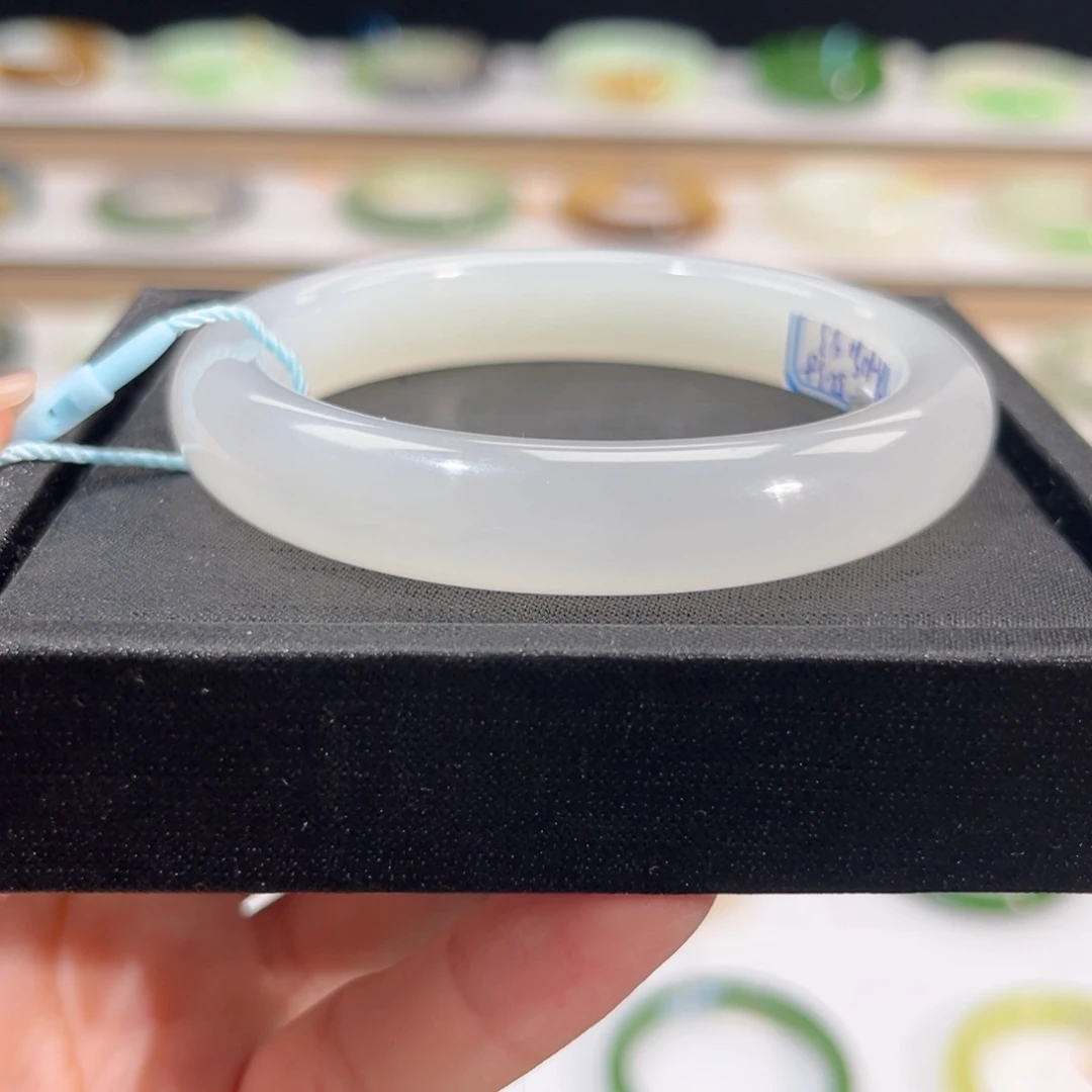 和田玉未镶嵌手镯冷白冰