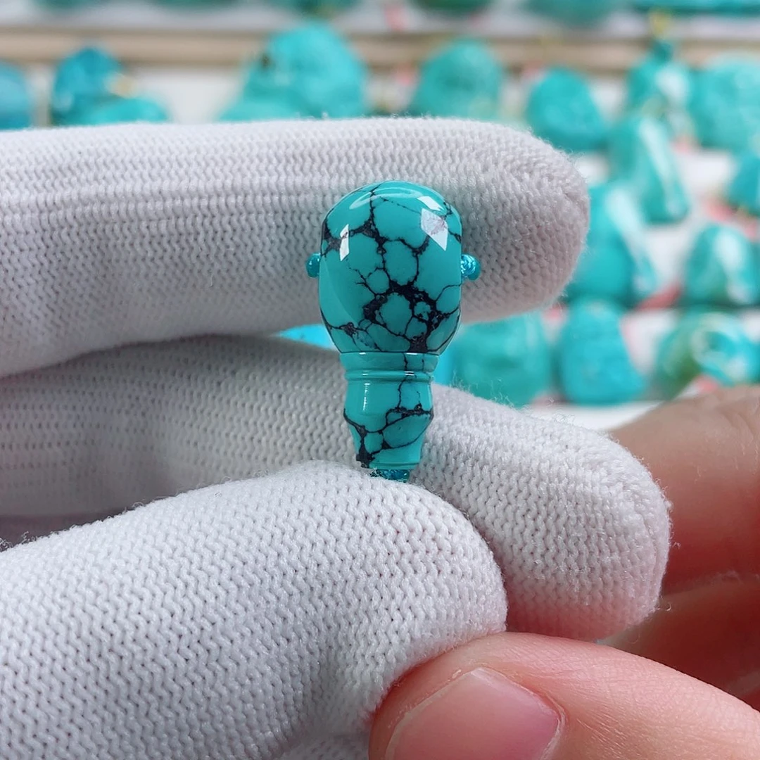 绿松石未镶嵌颈饰