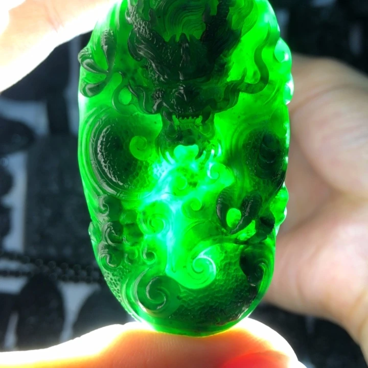 未镶嵌定制翡翠随形龙