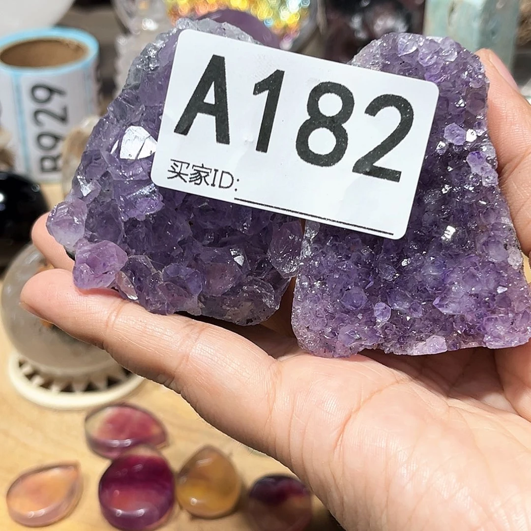 未镶嵌珠宝半成品水晶D***?多样性发一对微瑕