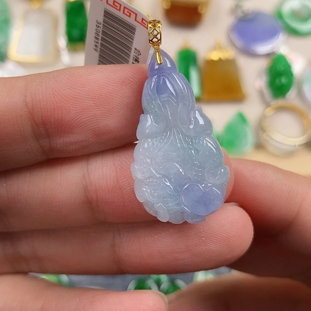 翡翠18K金镶嵌颈饰翡翠