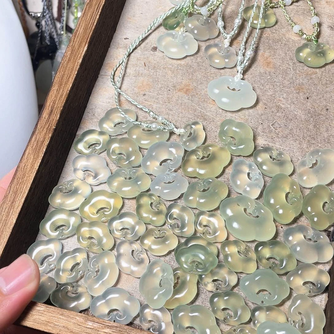 蛇纹石玉合金颈饰