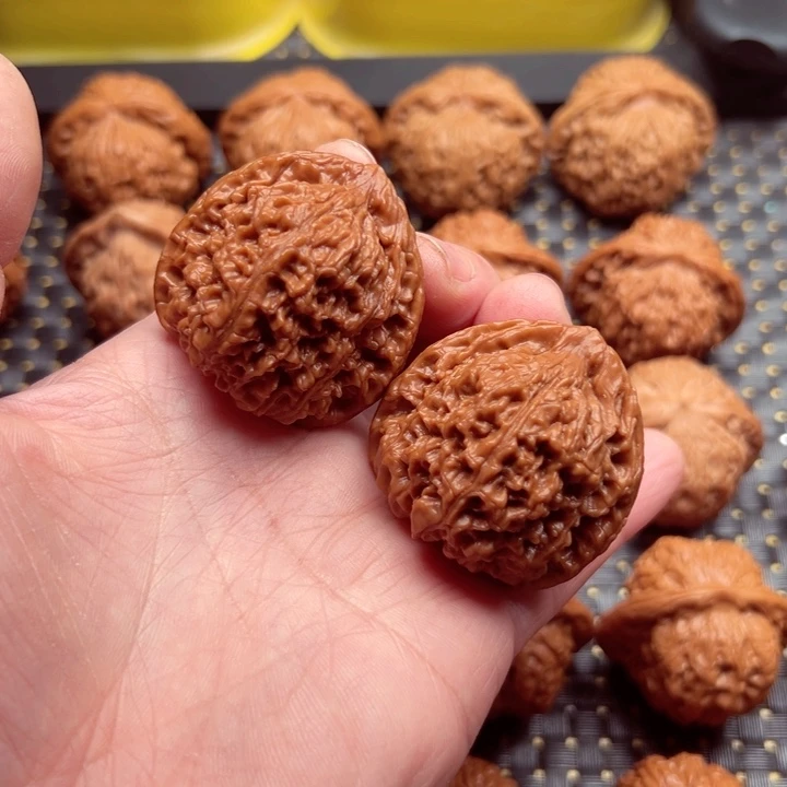 文玩核桃吊坠三角江41