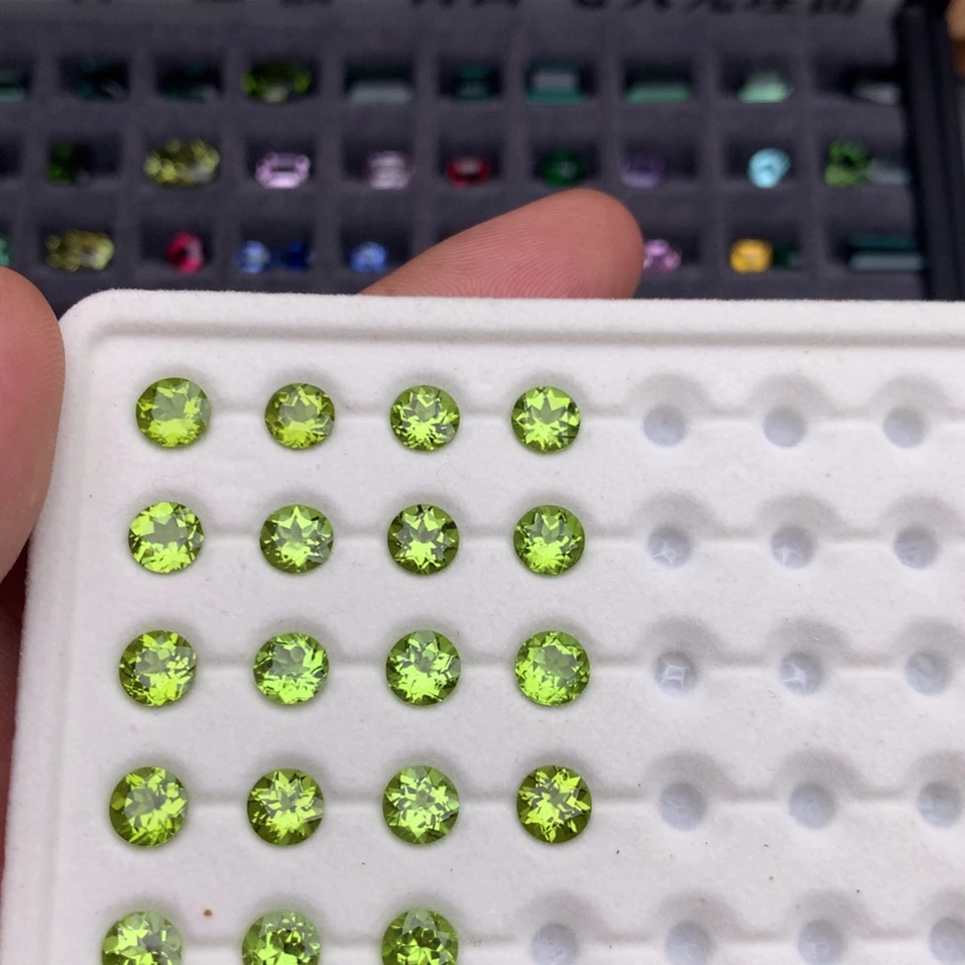 未镶嵌橄榄石珠宝奇石跨年福利1克拉圆6尺码全净无暇