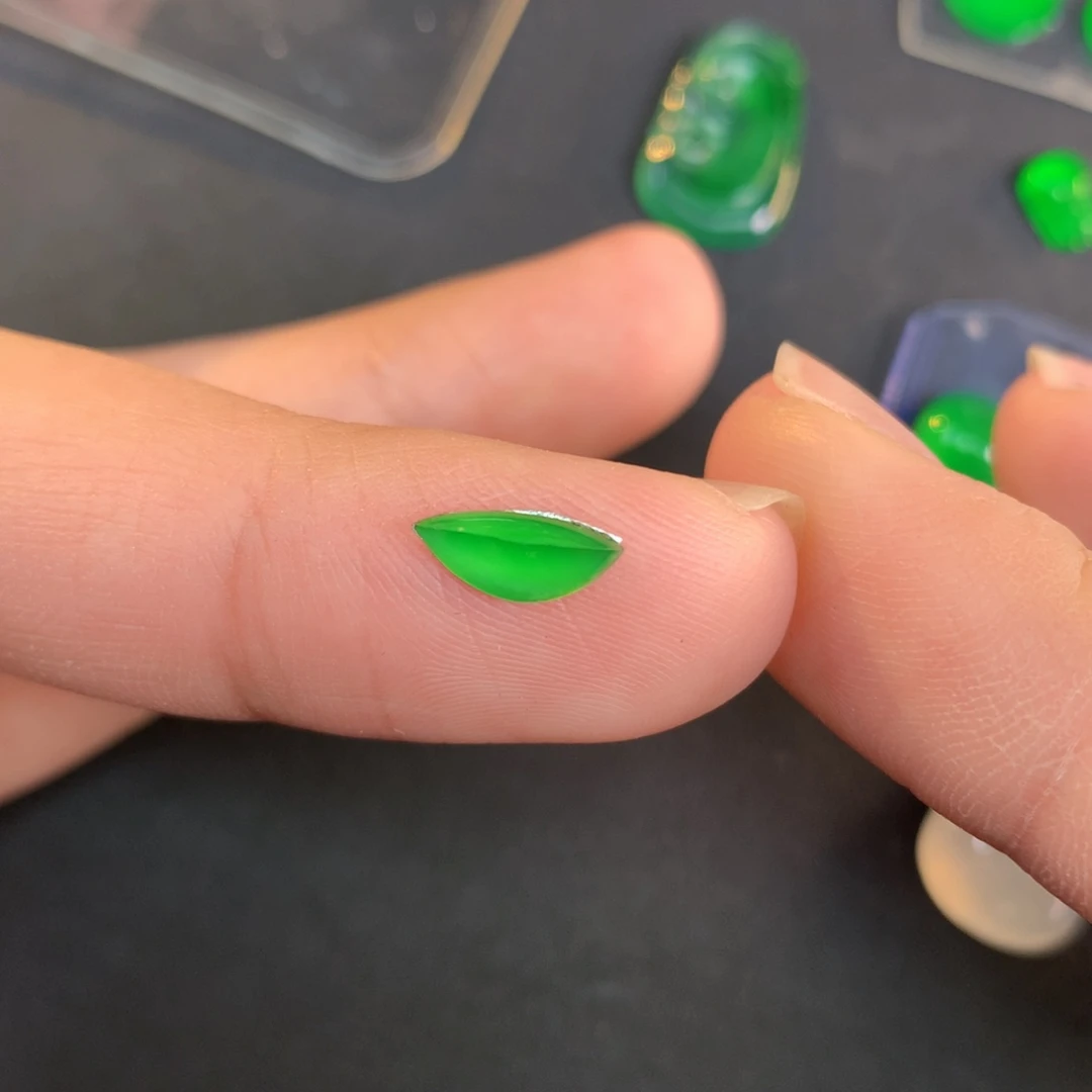 翡翠裸石9.07-3.6-2.7