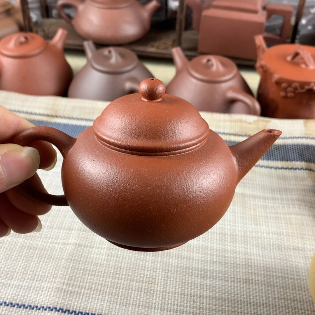 紫砂茶壶宝山纯红降坡