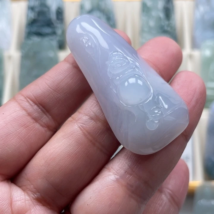 翡翠未镶嵌颈饰玉