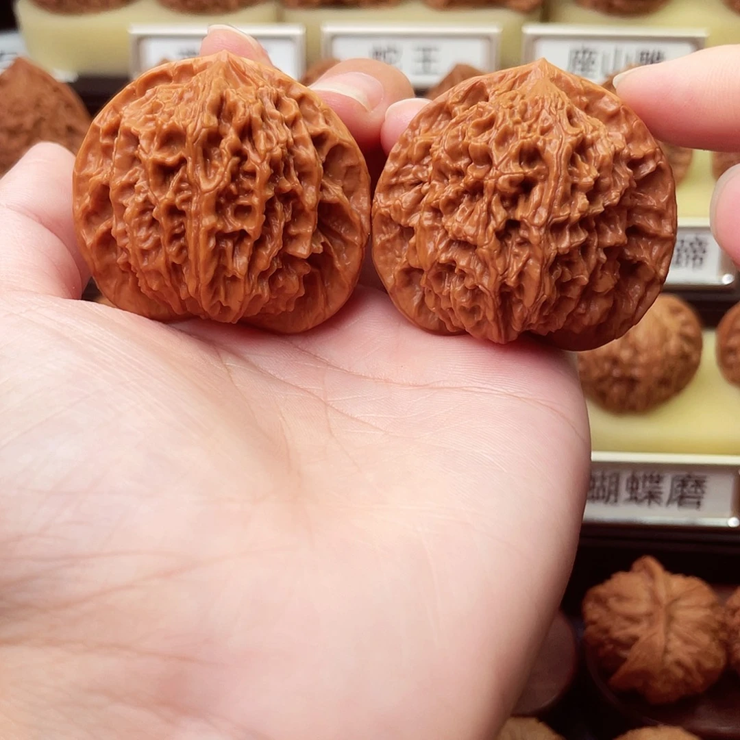 文玩核桃吊坠盘龙纹45尺550