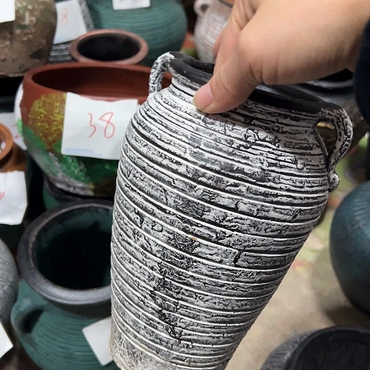 2个盆灰色双耳高20口10