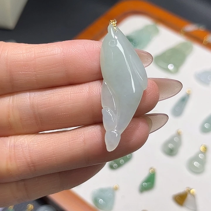 翡翠18K金镶嵌颈饰