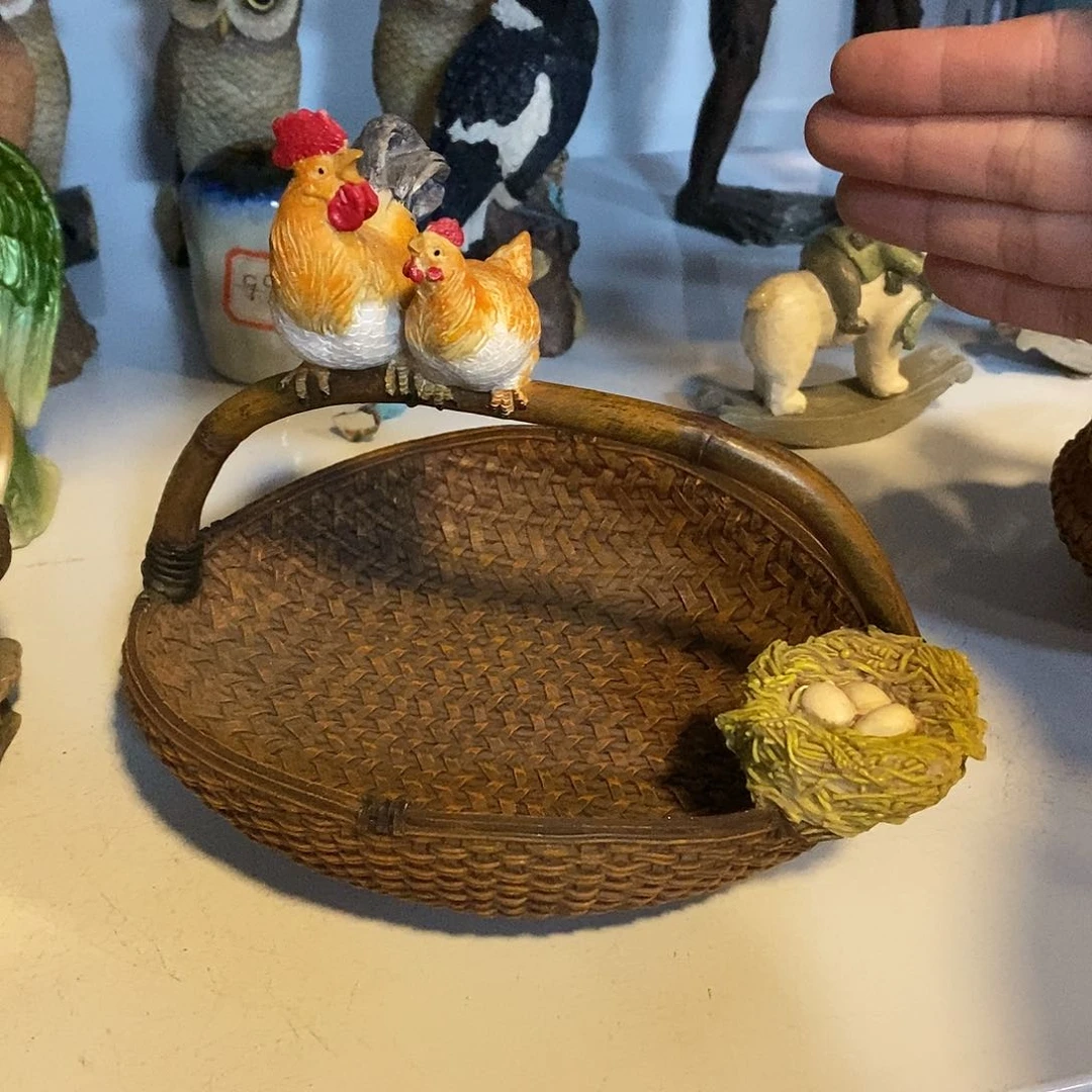 树脂制品大提篮摆件