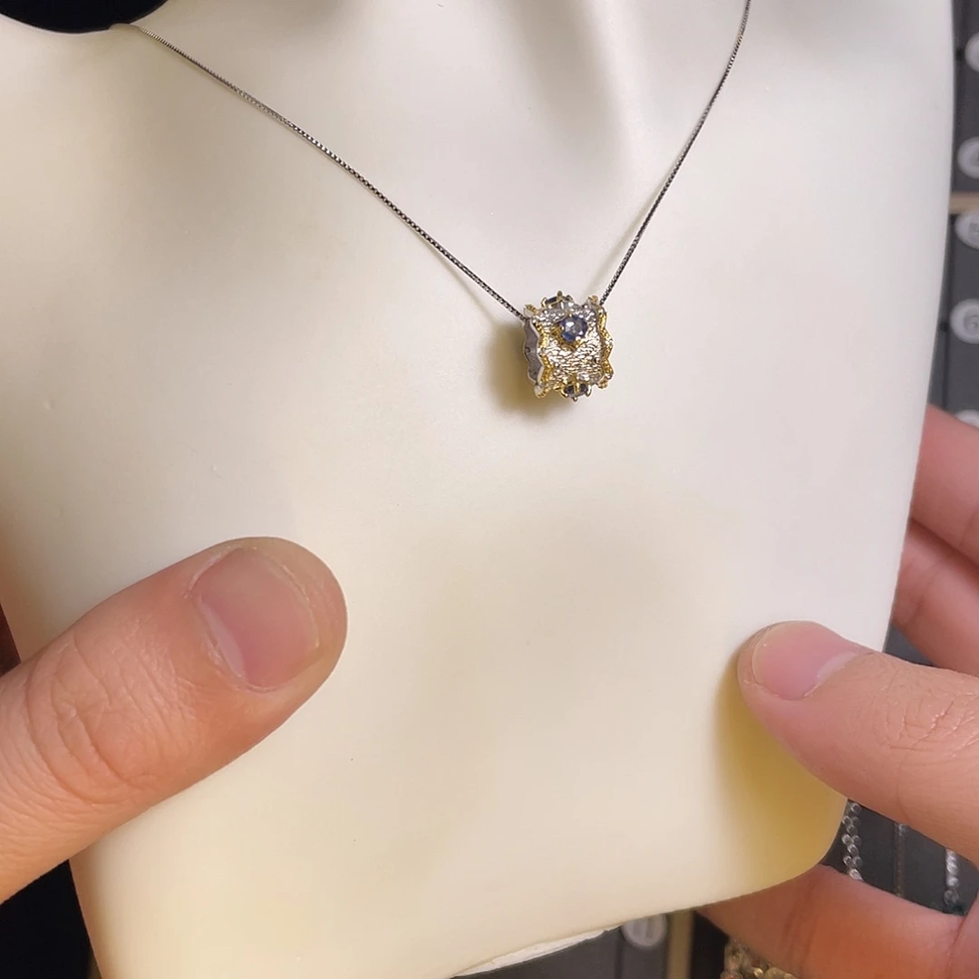 蓝宝石银S925镶嵌吊坠(赠链)拍三份