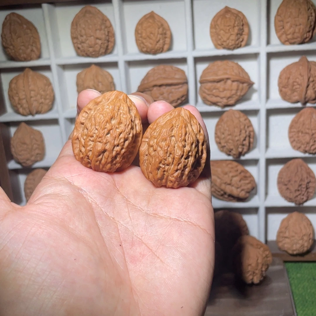 文玩核桃把件全品无修精对鸡心