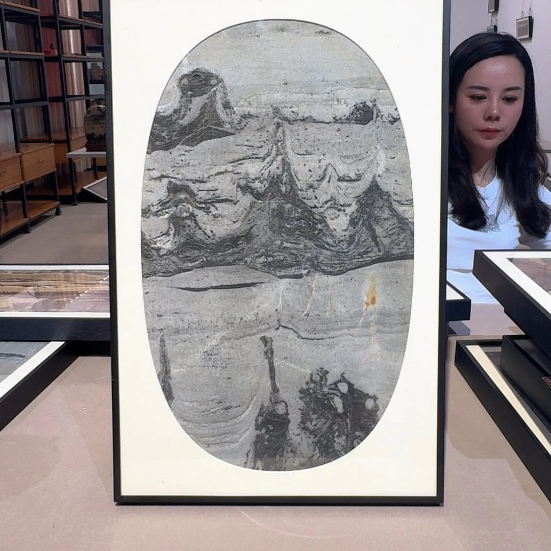 28×44 2长江画面石板画