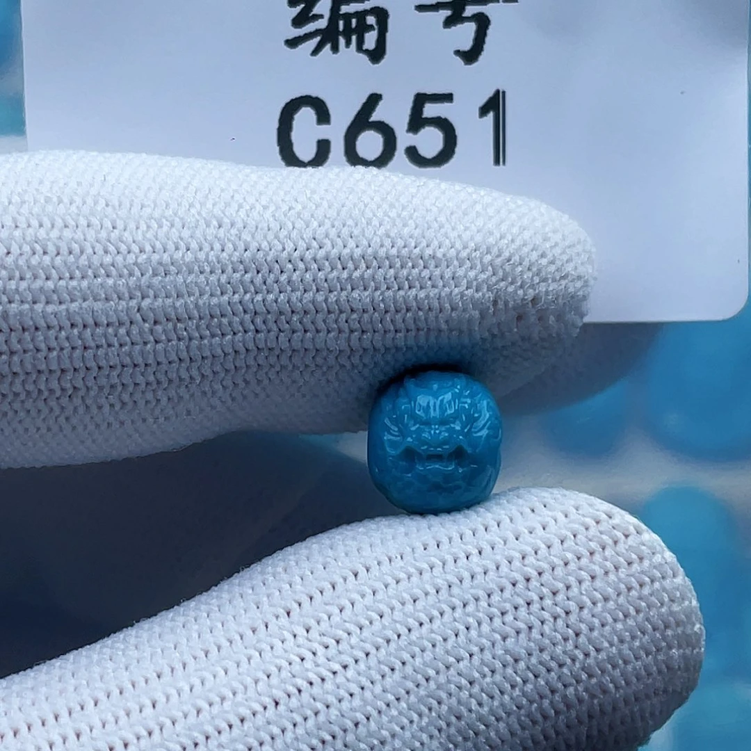 合***司绿松石未镶嵌珠宝奇石