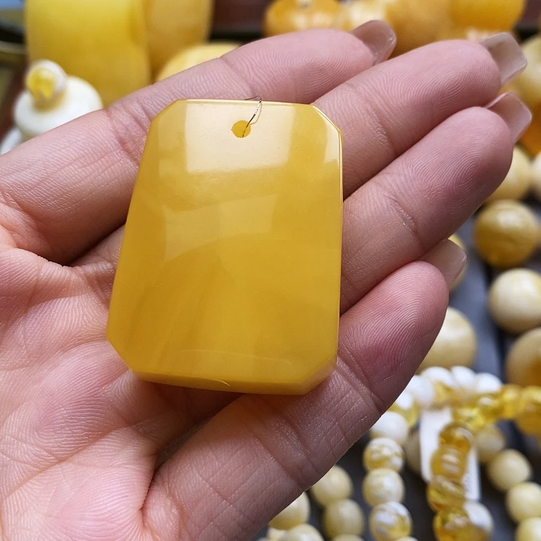 蜜蜡未镶嵌珠宝奇石